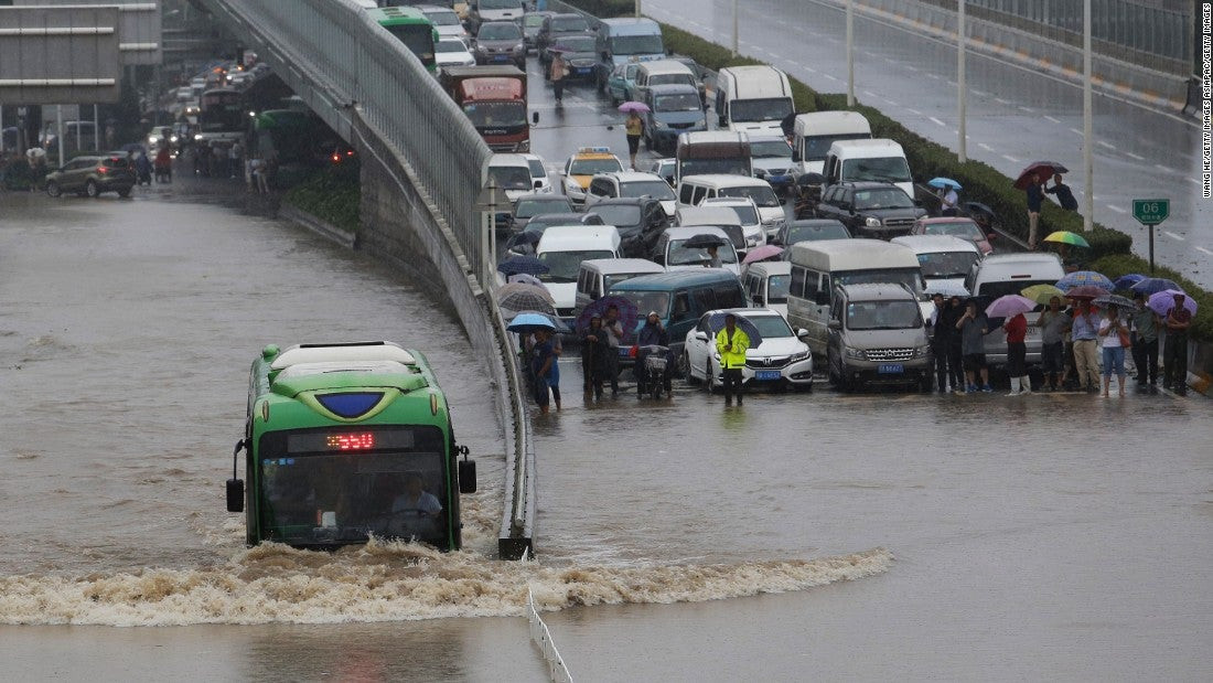 Ένας νεκρός κι ένας αγνοούμενος από τις σφοδρές βροχοπτώσεις στην επαρχία Λιαονίνγκ της Κίνας